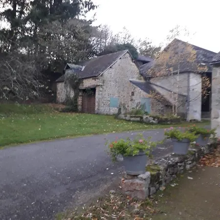 La Metairie De Laura בית נופש